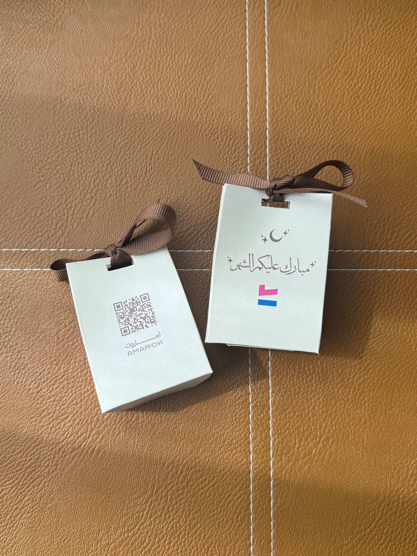 هدايا توزيعات (1.3ml) من أماروك – عطر مسك ومسك عود بتصميم صغير وفاخر